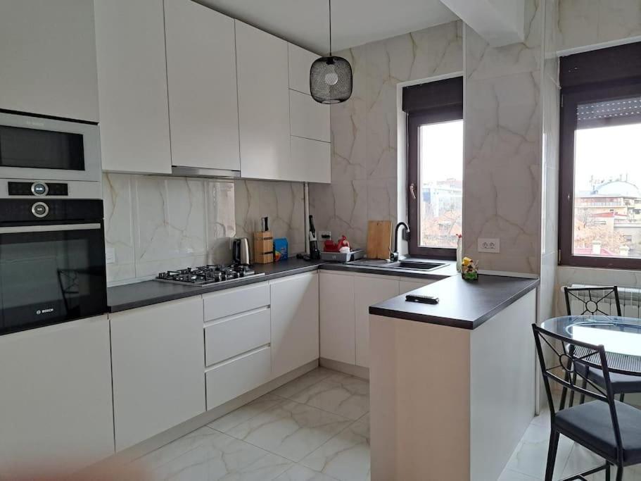 בוקרשט Classy Apartment With Parking In The City Center מראה חיצוני תמונה