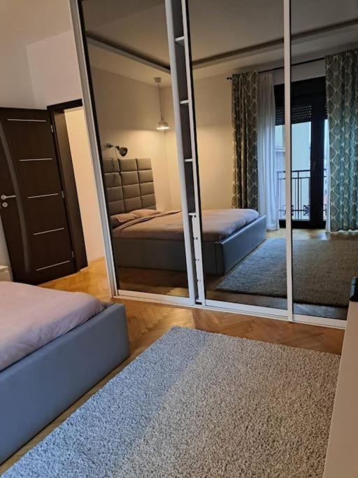 בוקרשט Classy Apartment With Parking In The City Center מראה חיצוני תמונה