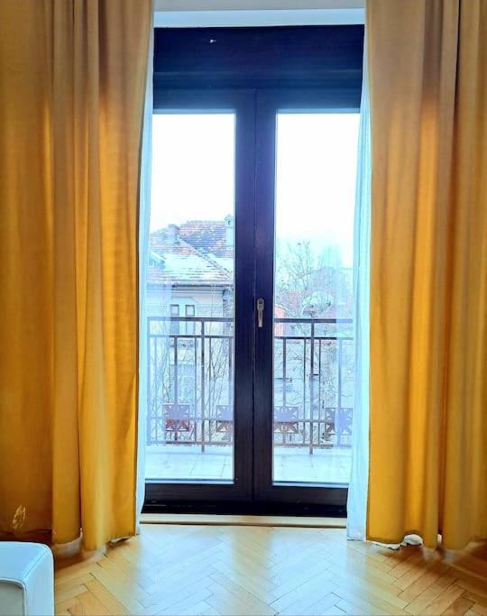 בוקרשט Classy Apartment With Parking In The City Center מראה חיצוני תמונה