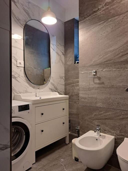 בוקרשט Classy Apartment With Parking In The City Center מראה חיצוני תמונה